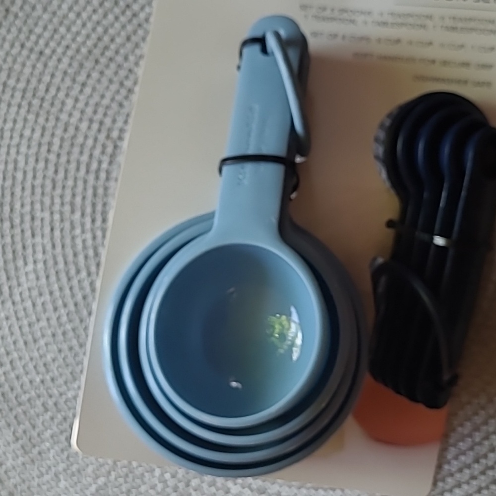 KitchenAid Measuring Cups & Spoon Set - Picture 4 of 5